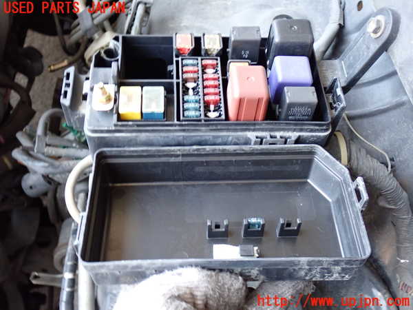 2UPJ-9238966741]ハイラックスサーフ(RZN185W)ヒューズボックス1 中古_2