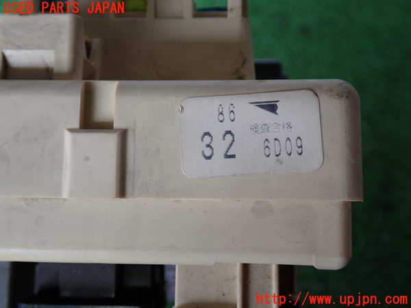 2UPJ-9238966742]ハイラックスサーフ(RZN185W)ヒューズボックス2 中古_3