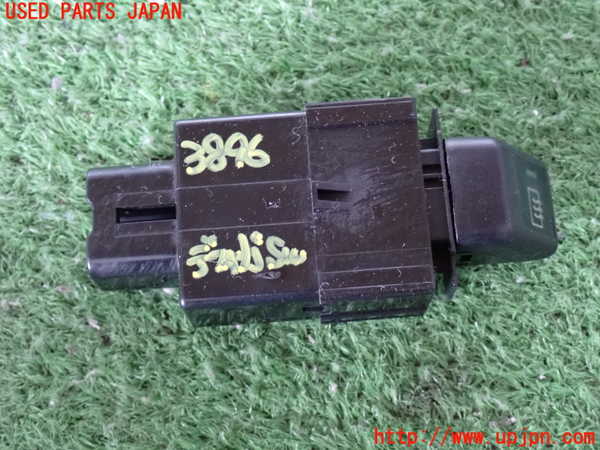 2UPJ-9238966300]ハイラックスサーフ(RZN185W)デフォッガースイッチ 中古_2