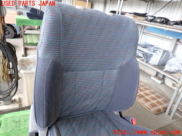 2UPJ-9238967035]ハイラックスサーフ(RZN185W)運転席シート 中古_3