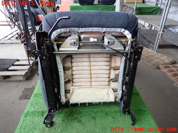 2UPJ-9238967035]ハイラックスサーフ(RZN185W)運転席シート 中古_5