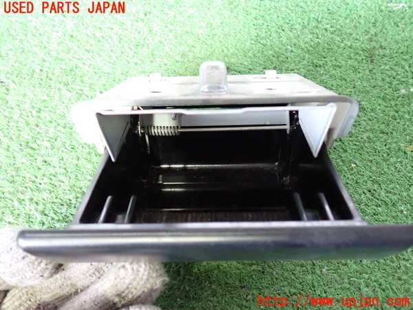 2UPJ-9238967821]ハイラックスサーフ(RZN185W)灰皿1 中古_2