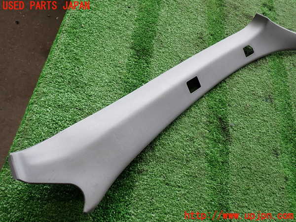 2UPJ-9238967655]ハイラックスサーフ(RZN185W)右フロントピラートリム 中古_2