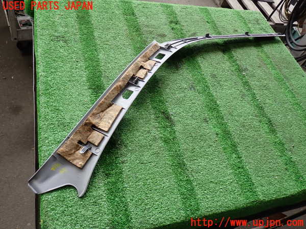 2UPJ-9238967660]ハイラックスサーフ(RZN185W)左フロントピラートリム 中古_4