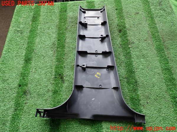 2UPJ-9238967665]ハイラックスサーフ(RZN185W)右センターピラートリム 中古_4