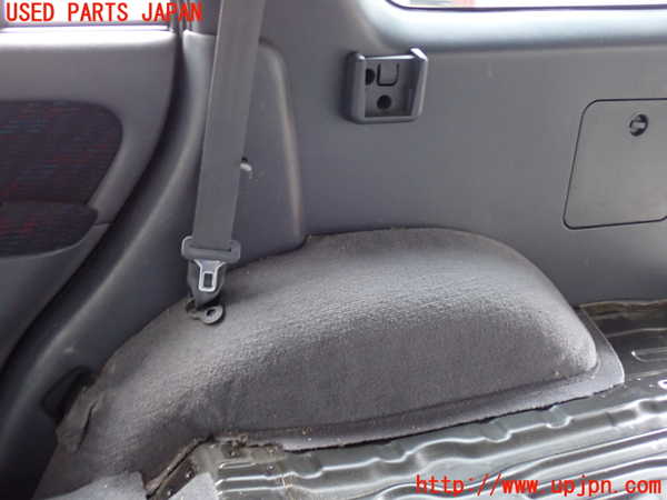 2UPJ-9238967675]ハイラックスサーフ(RZN185W)右リアピラートリム 中古_3