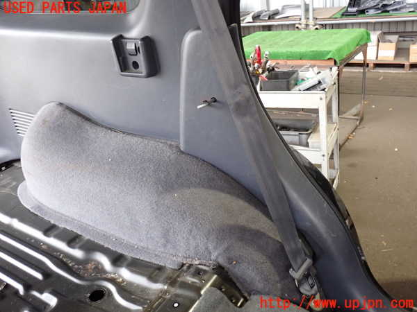 2UPJ-9238967680]ハイラックスサーフ(RZN185W)左リアピラートリム 中古_3