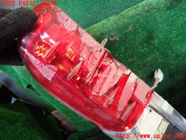 1UPJ-9238981530]レジアスエース(ハイエース200系)(GDH206V)右テールランプ 中古_2