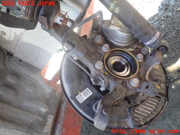 1UPJ-9238984290]レジアスエース(ハイエース200系)(GDH206V)右フロントナックルハブ 中古_2