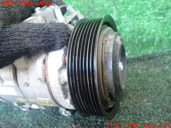 1UPJ-9238986025]レジアスエース(ハイエース200系)(GDH206V)エアコンコンプレッサー 中古_3