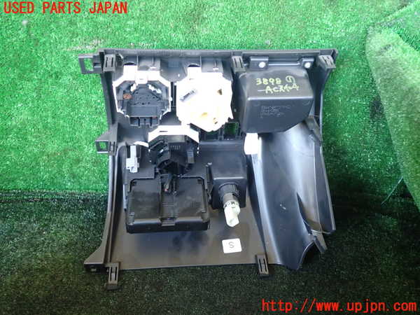1UPJ-9238986066]レジアスエース(ハイエース200系)(GDH206V)エアコンスイッチ1 中古_4