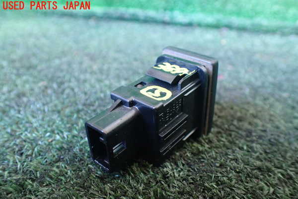 1UPJ-9238986310]レジアスエース(ハイエース200系)(GDH206V)スイッチ5 (リヤエアコン) 中古_2