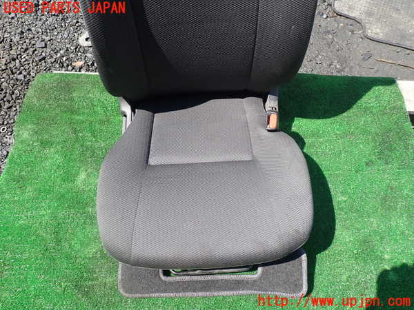 1UPJ-9238987035]レジアスエース(ハイエース200系)(GDH206V)運転席シート 中古_3