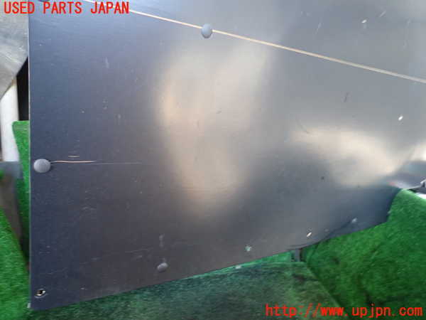 1UPJ-9238981324]レジアスエース(ハイエース200系)(GDH206V)左後ドア内張り (ジャンク品) 中古_3