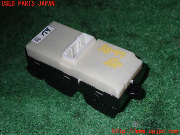 1UPJ-9238996240]ライズ(RAIZE) ハイブリッド(A202A)右前パワーウィンドウスイッチ 中古_2