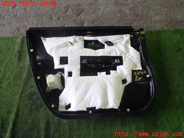 1UPJ-9238991234]ライズ(RAIZE) ハイブリッド(A202A)右前ドア内張り 中古_3