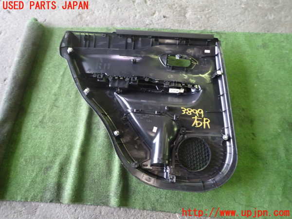 1UPJ-9238991294]ライズ(RAIZE) ハイブリッド(A202A)右後ドア内張り 中古_4