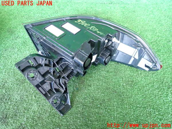 2UPJ-9239001530]ヴェゼル ハイブリッド(e：HEV)(RV5)右テールランプ 中古_3