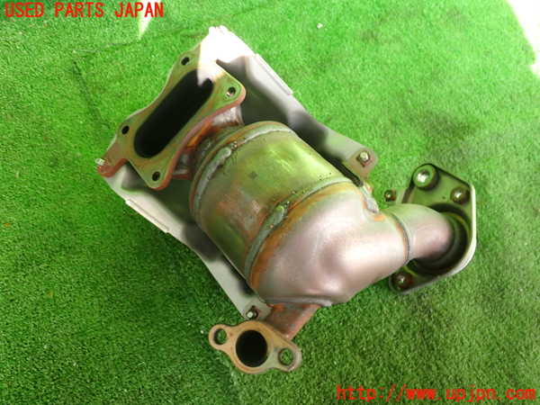 2UPJ-9239002041]ヴェゼル ハイブリッド(e：HEV)(RV5)エキマニ1 触媒 マニバーター 中古_2