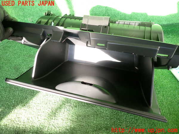 2UPJ-9239007516]ヴェゼル ハイブリッド(e：HEV)(RV5)グローブボックス1 中古_2