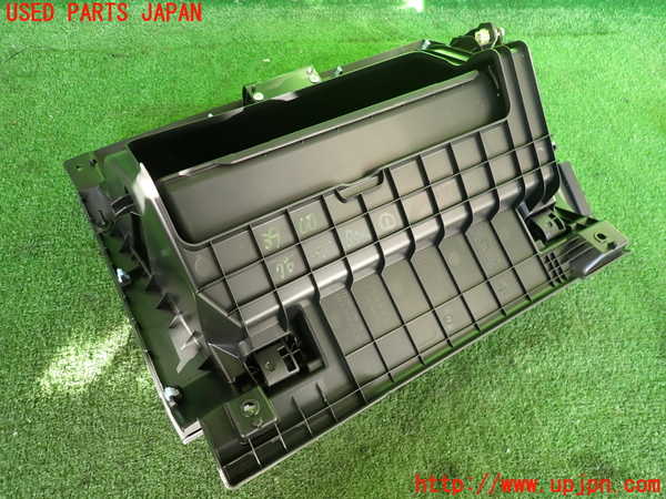 2UPJ-9239007516]ヴェゼル ハイブリッド(e：HEV)(RV5)グローブボックス1 中古_3
