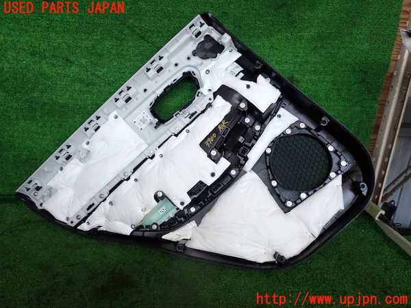 2UPJ-9239001294]ヴェゼル ハイブリッド(e：HEV)(RV5)右後ドア内張り 中古_3