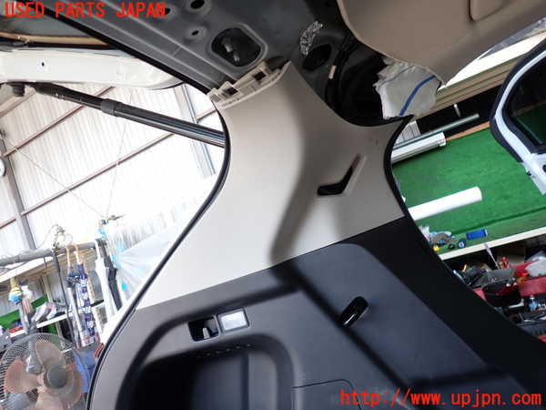 2UPJ-9239007680]ヴェゼル ハイブリッド(e：HEV)(RV5)左リアピラートリム 中古_2