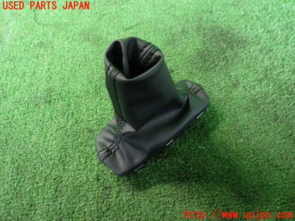 2UPJ-9239007575]ヴェゼル ハイブリッド(e：HEV)(RV5)シフトブーツ 中古_2