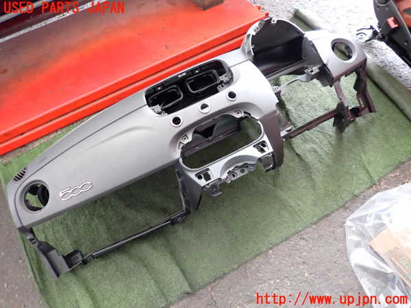 2UPJ-9239017505]アバルト・595(312142)ダッシュボード 中古_4