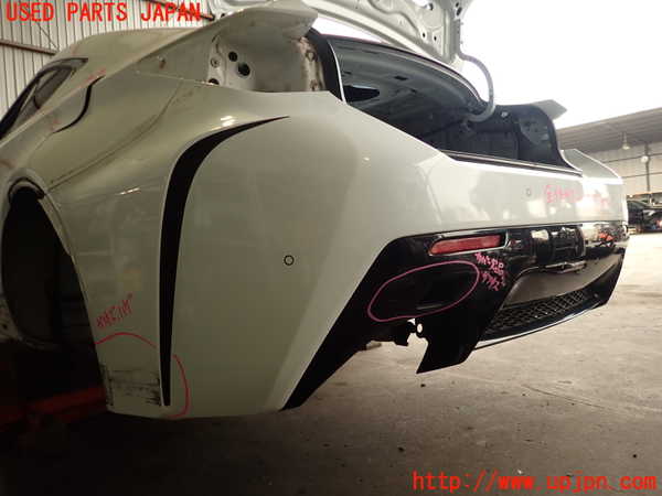 2UPJ-9239021610]レクサス・RC F(USC10)リアバンパー 中古_2