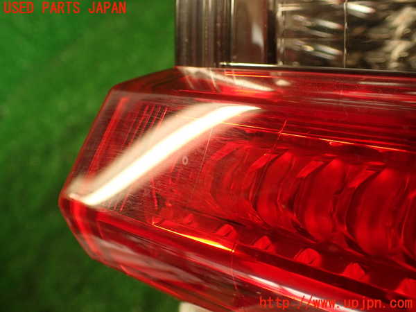 2UPJ-9239021530]レクサス・RC F(USC10)右テールランプ 中古_3