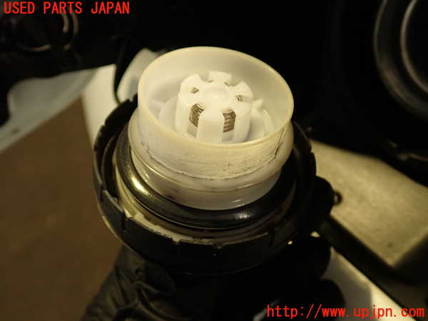 2UPJ-9239021690]レクサス・RC F(USC10)フューエルリッド 中古_5