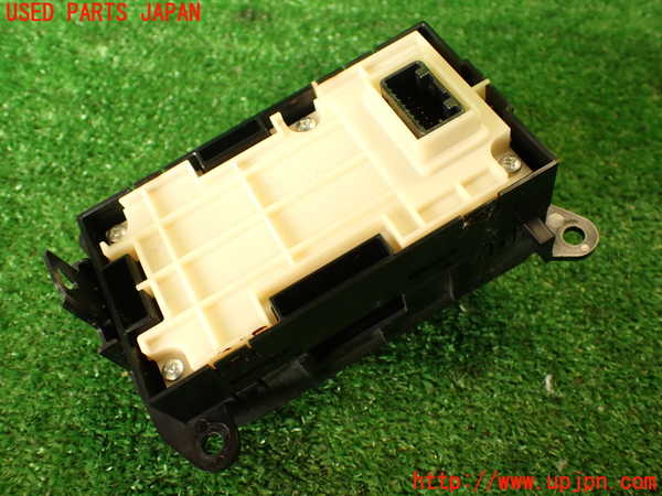 2UPJ-9239026307]レクサス・RC F(USC10)スイッチ2 (走行モード切替、トラクションコントロールOFF、SNOW) 中古_4