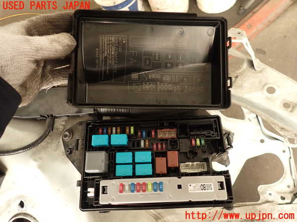 2UPJ-9239026741]レクサス・RC F(USC10)ヒューズボックス1 中古_4