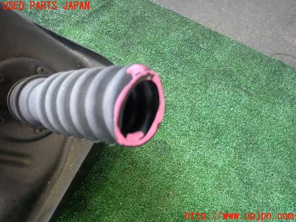 2UPJ-9239032500]ハイラックスサーフ(RZN185W)燃料タンク 中古_3