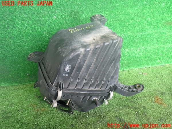 2UPJ-9239032560]ハイラックスサーフ(RZN185W)エアクリーナーボックス 中古_2