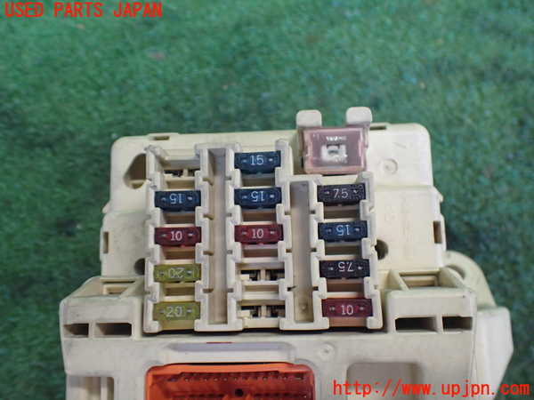 2UPJ-9239036741]ハイラックスサーフ(RZN185W)ヒューズボックス1(室内運転席側) 中古_3