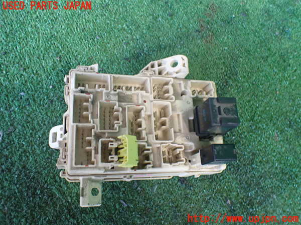 2UPJ-9239036741]ハイラックスサーフ(RZN185W)ヒューズボックス1(室内運転席側) 中古_4