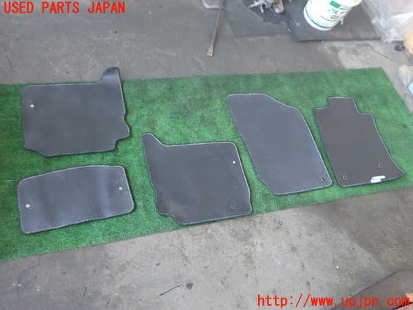 2UPJ-9239037800]ハイラックスサーフ(RZN185W)フロアマット 中古_4