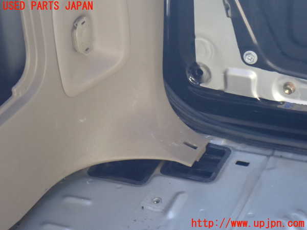 2UPJ-9239037675]ハイラックスサーフ(RZN185W)右リアピラートリム 中古_2