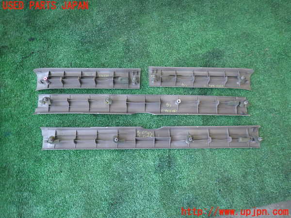 2UPJ-9239037740]ハイラックスサーフ(RZN185W)スカッフプレート 中古_2