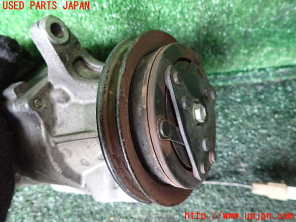 1UPJ-9239046025]テリオスキッド(J131G)エアコンコンプレッサー 中古_3