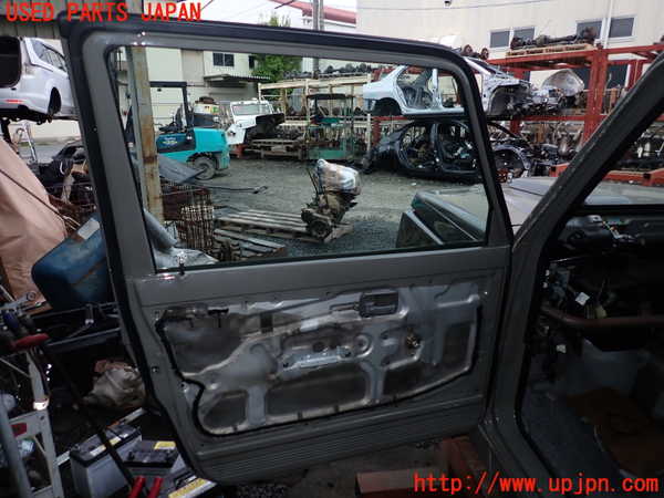 1UPJ-9239051260]ジムニー(JA22W)左前ドア 中古 ASAHI M2H3 43R-00033_2