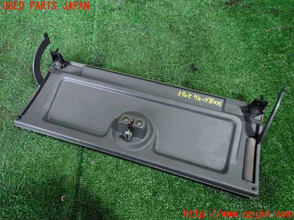 1UPJ-9239057516]ジムニー(JA22W)グローブボックス1 中古_2