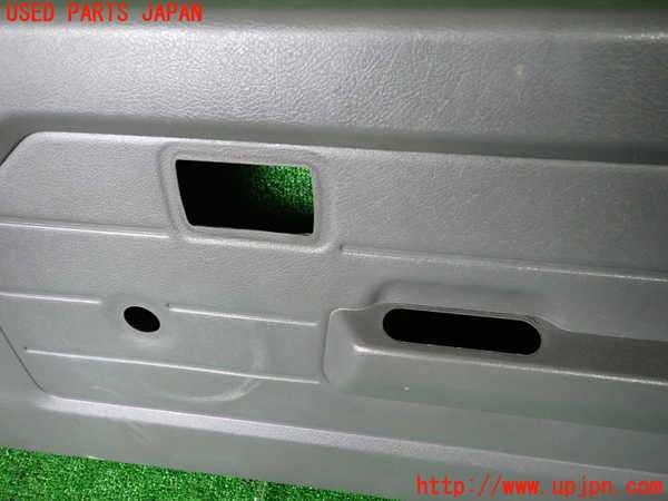 1UPJ-9239051234]ジムニー(JA22W)右前ドア内張り 中古_2
