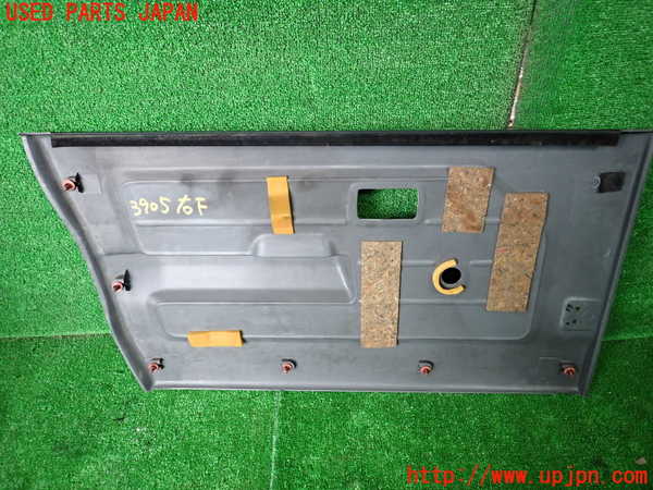 1UPJ-9239051234]ジムニー(JA22W)右前ドア内張り 中古_3