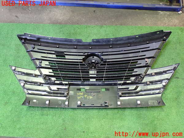 1UPJ-9239061050]セレナ e-POWER(GFC28)ラジエターグリル 中古_4