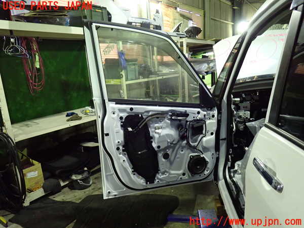 1UPJ-9239061260]セレナ e-POWER(GFC28)左前ドア 中古 AGC M2H3 43R-00033_5