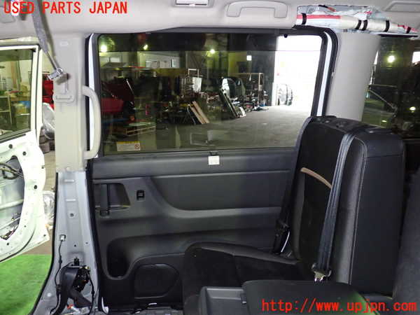 1UPJ-9239061290]セレナ e-POWER(GFC28)右後ドア 中古 AGC M2L3 43R-00150_5