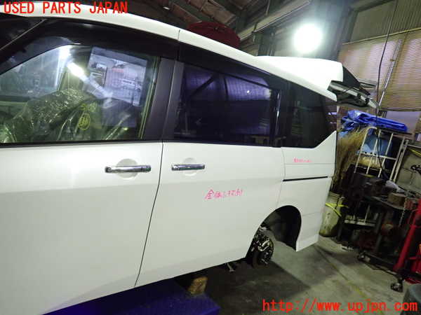 1UPJ-9239061320]セレナ e-POWER(GFC28)左後ドア 中古 AGC M2L3 43R-00150_3